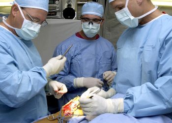 بهترین دکتر کیست مویی در ایران